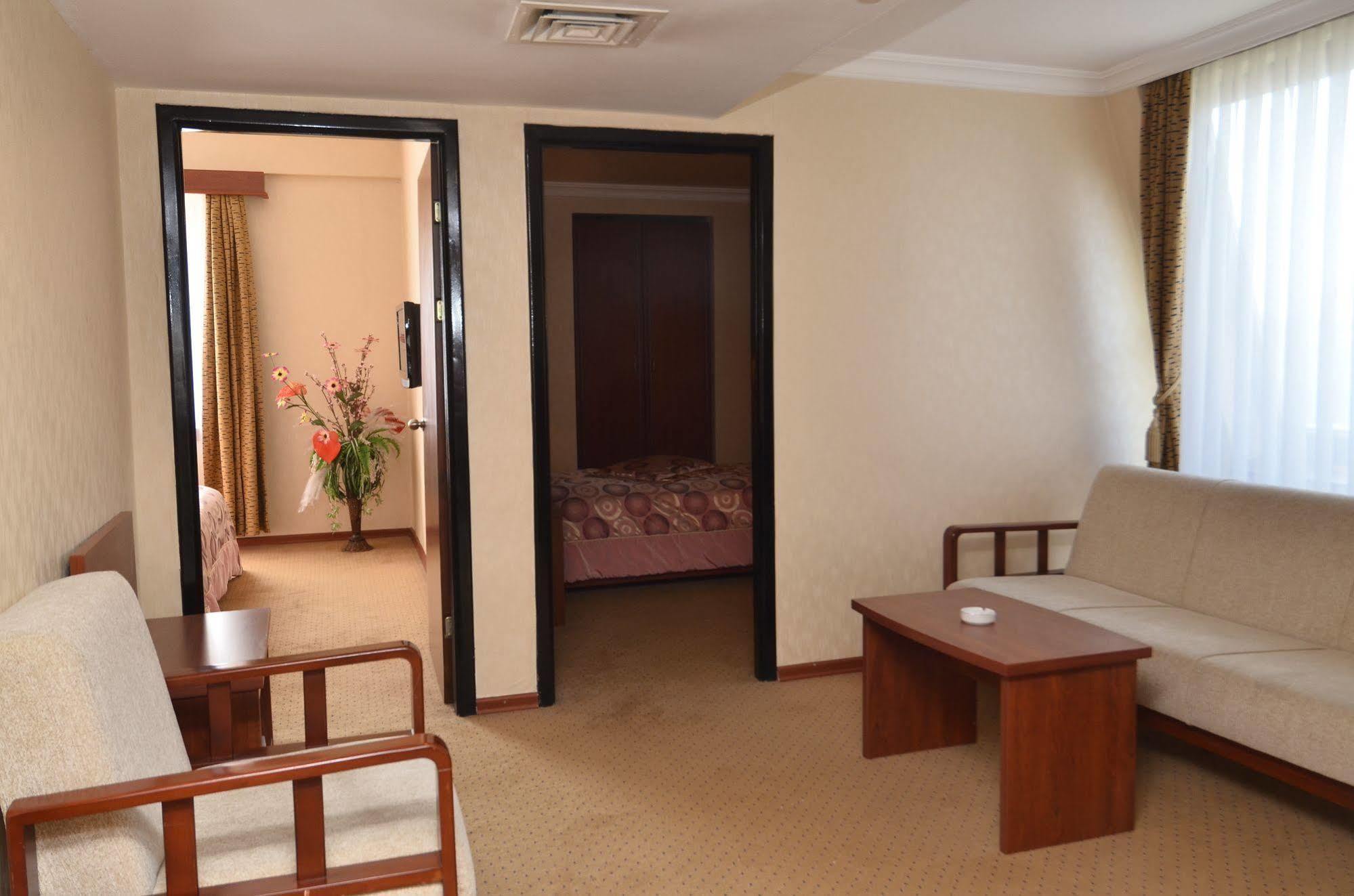 Akgun Elazig Hotel Esterno foto